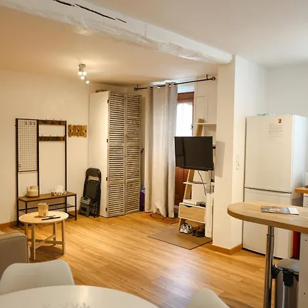 Entre Troyes Murs, 4 Avec Parking, Troyes Appartement *