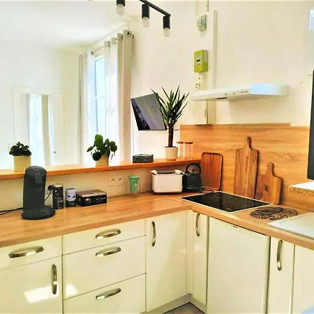 Entre Troyes Murs, 4 Avec Parking, Troyes * Sainte-Savine