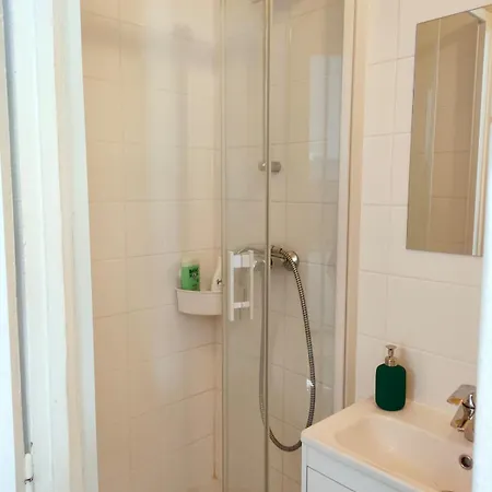 Entre Troyes Murs, 4 Avec Parking, Troyes